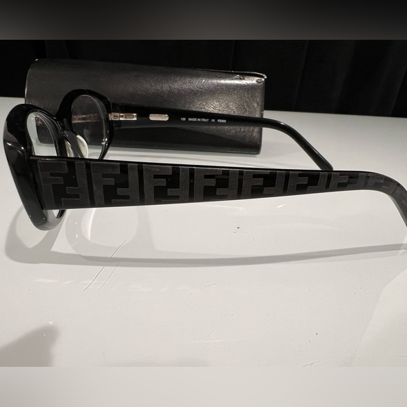 Authentic Fendi Eye Glasses- Black - lightly Used Great Condition - Picture 4 of 9